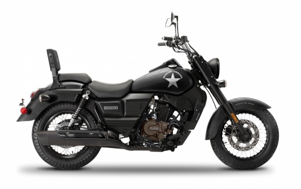 UM Renegade Commando 300 - 99 900 Kč