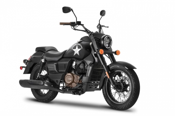 UM Renegade Commando 300 - 99 900 Kč