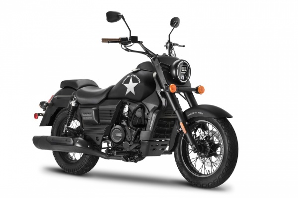 UM Renegade Commando 300 - 99 900 Kč