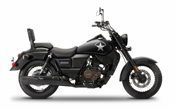 UM Renegade Commando 125 - 67 900 Kč