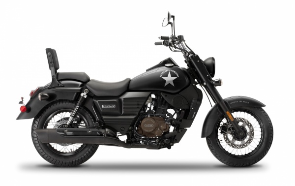 UM Renegade Commando 125 - 77 900 Kč