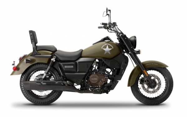 UM Renegade Commando 125 - 77 900 Kč