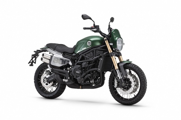 Benelli Leoncino 800 Trail - Šedá