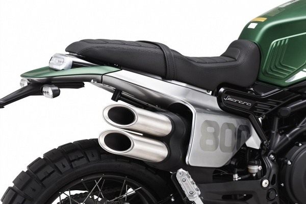 Benelli Leoncino 800 Trail - Šedá