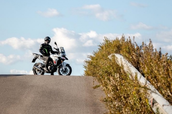 Benelli TRK 251