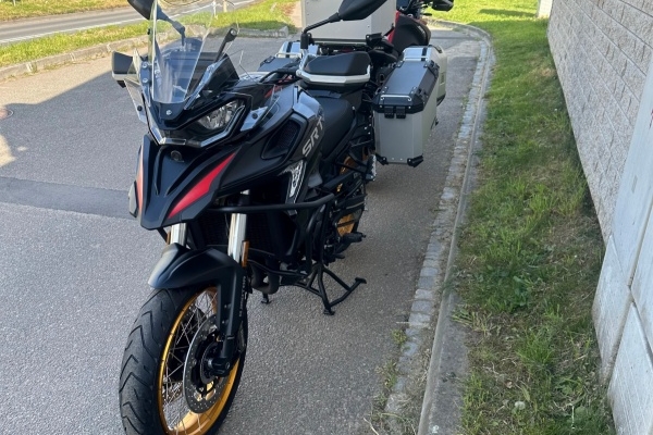 QJMOTOR SRT 800SX