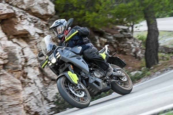 QJMOTOR SVT 650X