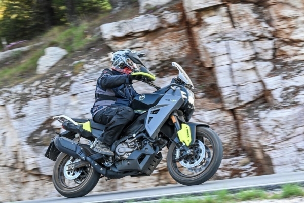 QJMOTOR SVT 650X