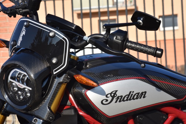INDIAN FTR CARBON R 2021 - 350.000 Kč