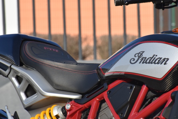 INDIAN FTR CARBON R 2021 - 350.000 Kč