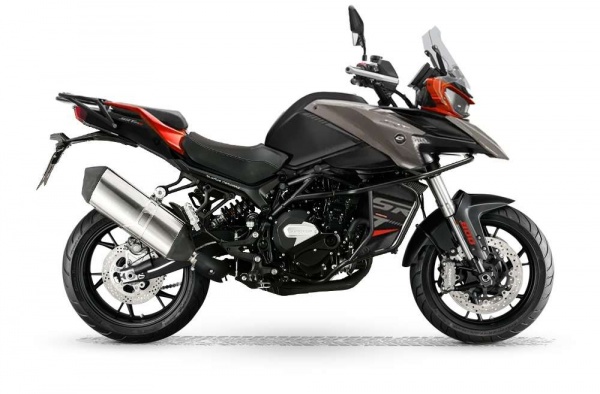 QJMOTOR SRT 800S
