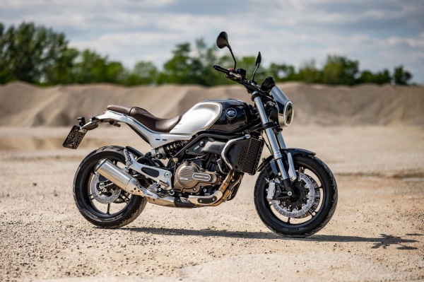 QJMOTOR SRV 550