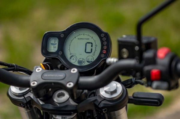 QJMOTOR SRV 550