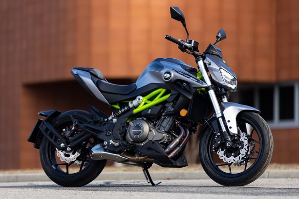 QJMOTOR SRK 400