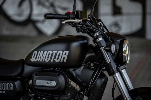 QJMOTOR SRV 300