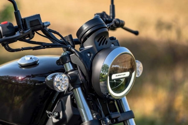 QJMOTOR SRV 125