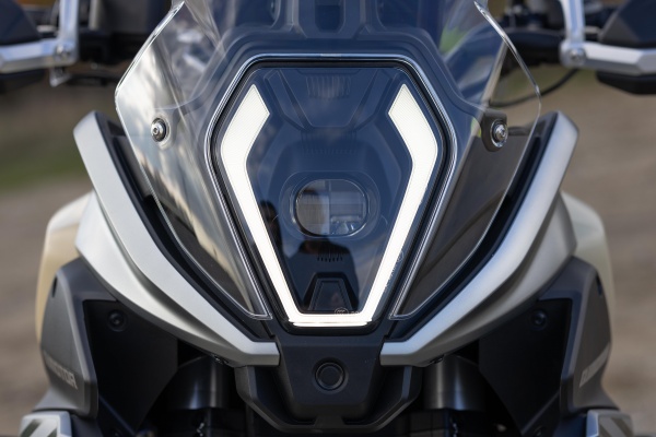 QJMOTOR SRT 550 SX   !!!NOVINKA!!!